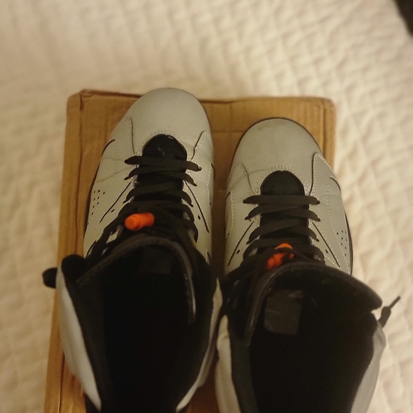 Jordan 6's - Picture 4 of 4
